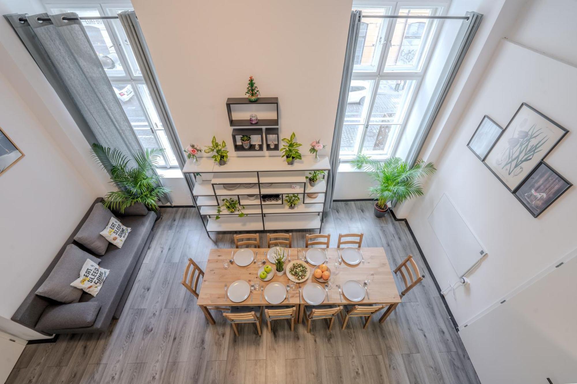 Apartment Stunning & Spacious 2bdr Apt In Center *