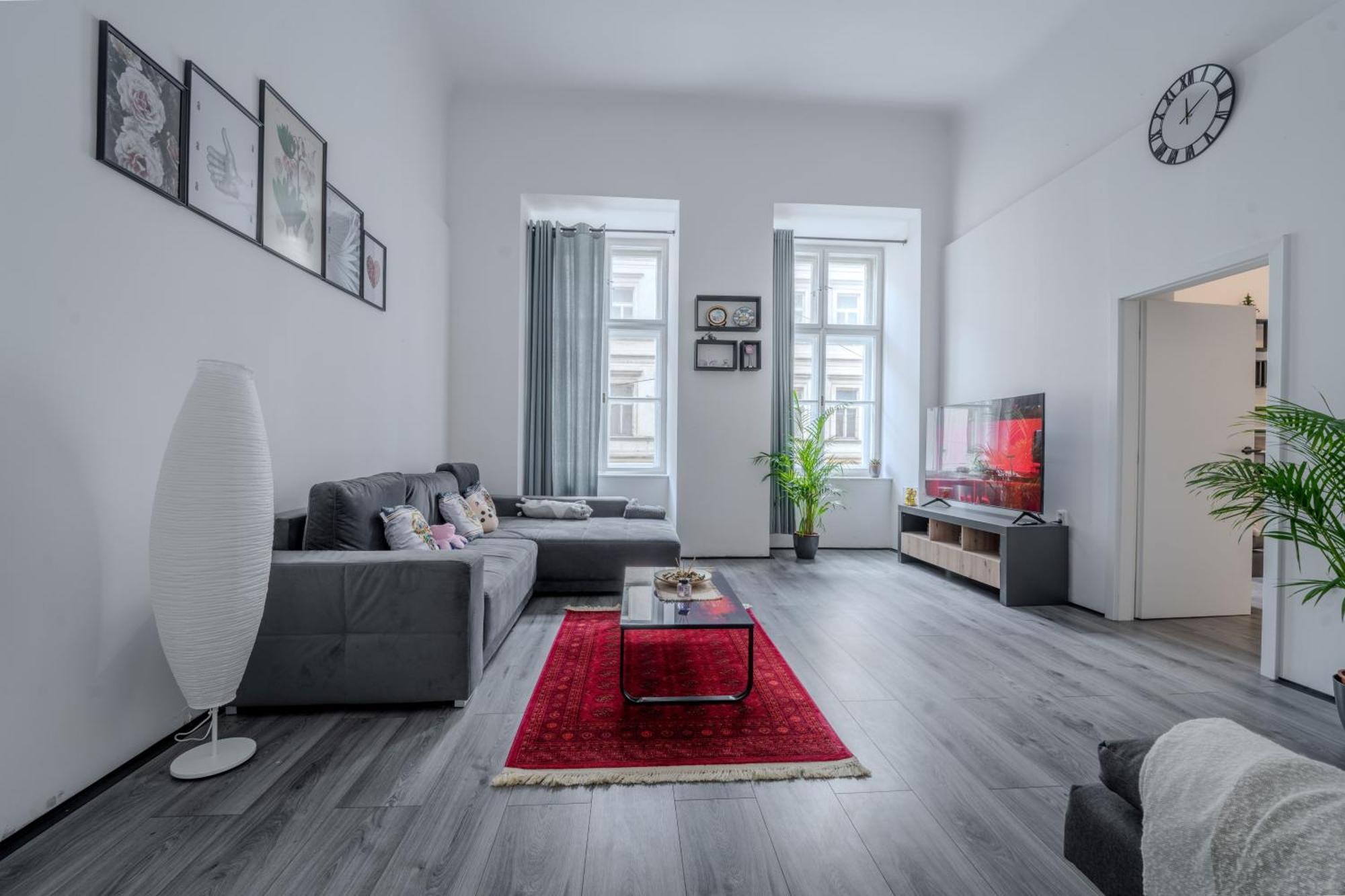 Stunning & Spacious 2bdr Apt In Center Apartment Prag