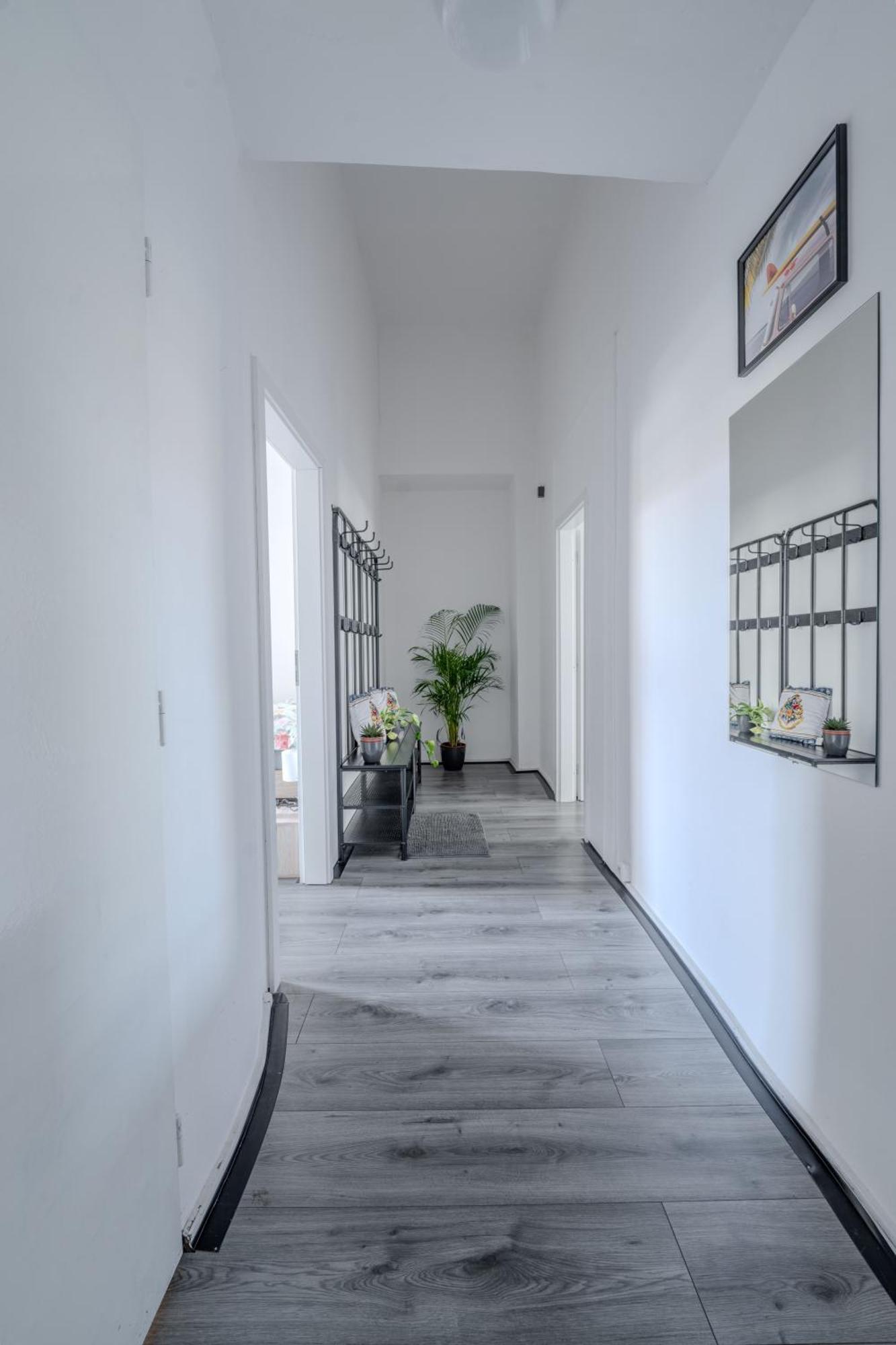 Stunning & Spacious 2bdr Apt In Center Apartment *