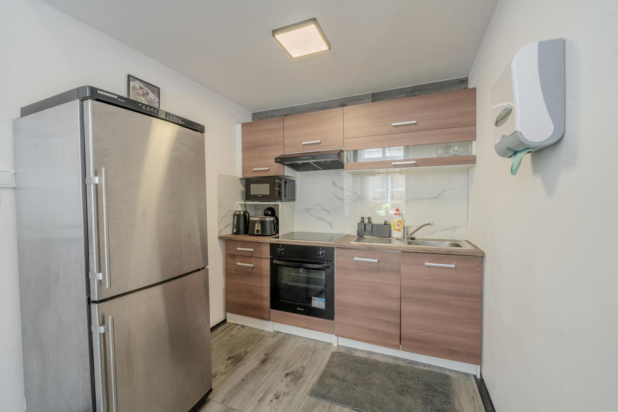 Stunning & Spacious 2bdr Apt In Center Apartment