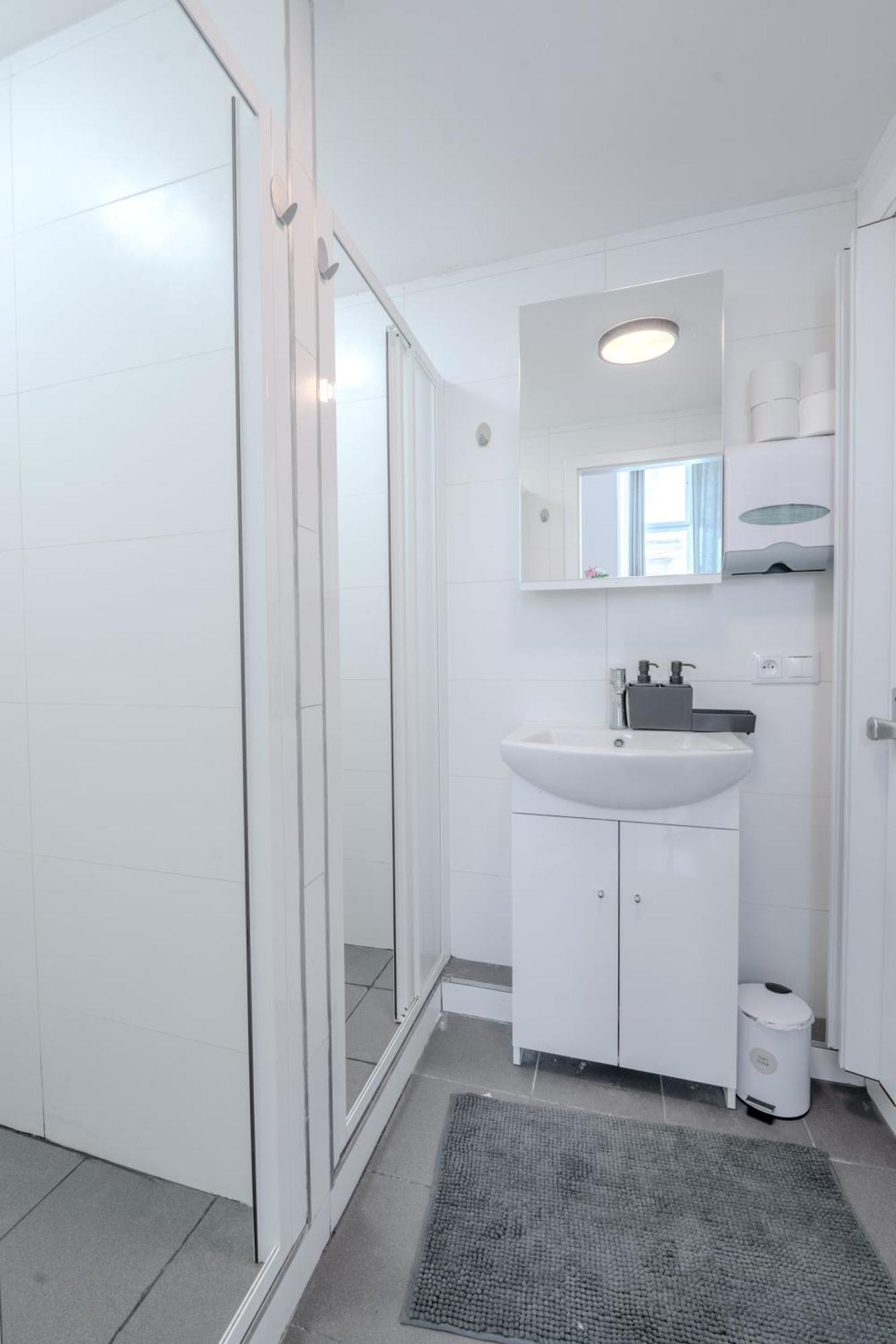 Apartment Stunning & Spacious 2bdr Apt In Center Prag